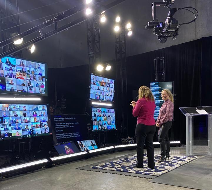 Teaching to Virtual Audience