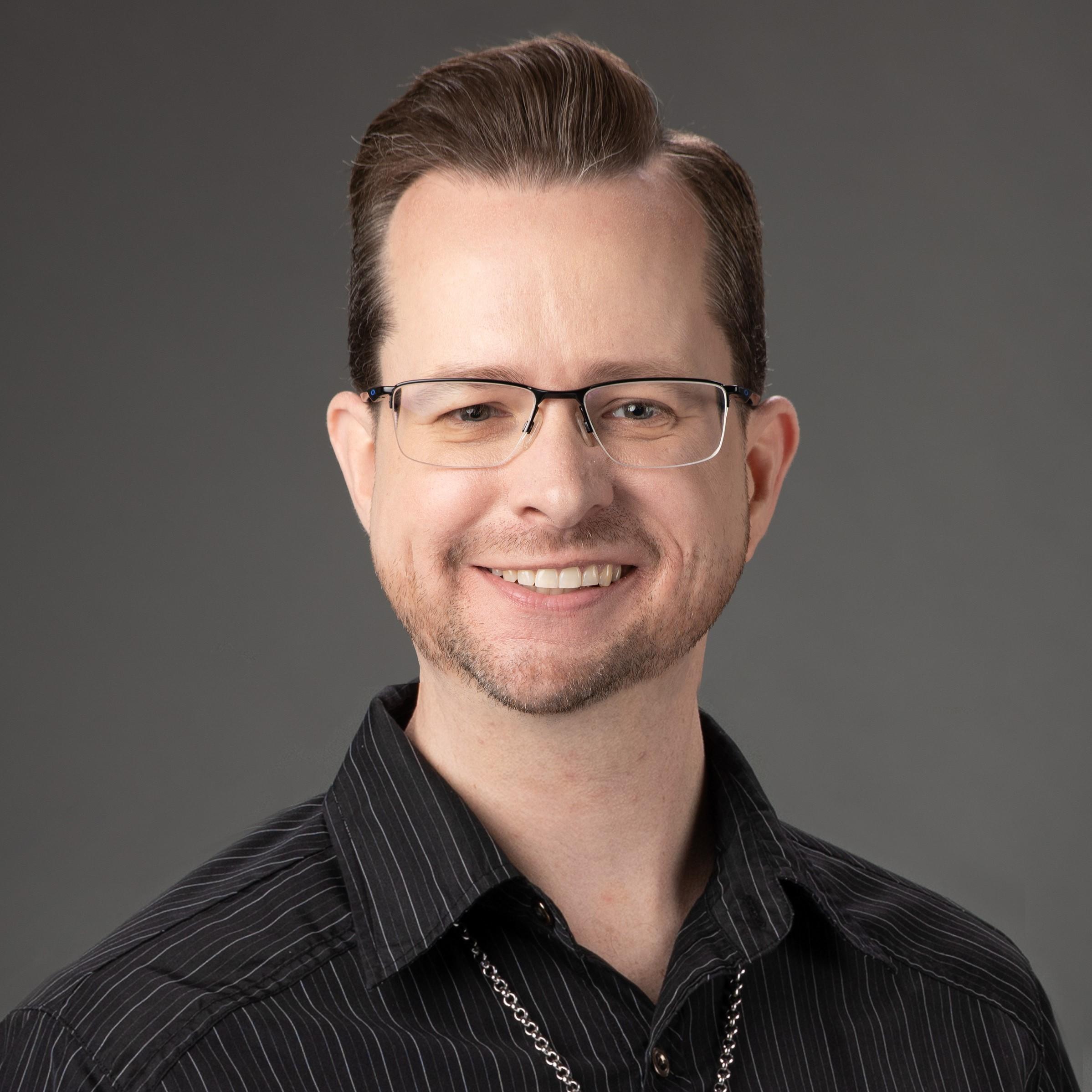 Scott Curry Headshot Square Circle